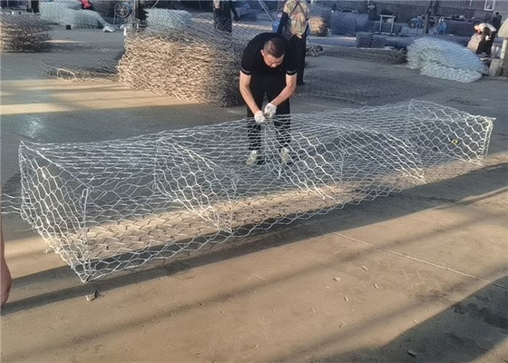 Galvanized Wire Mesh Gabion Baskets 60mm*80mm Openings For Flood Control