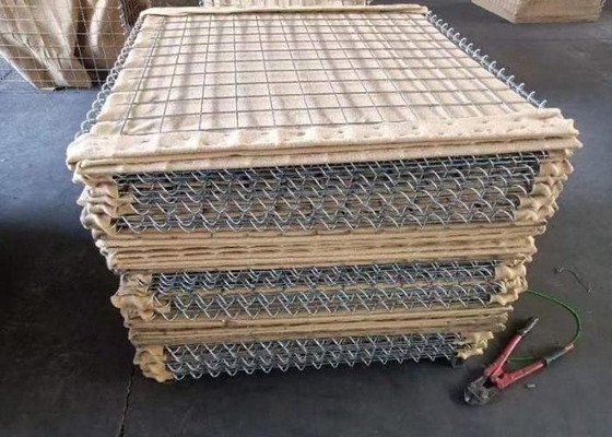 Galvanized Military Barrier 4mm-5mm Wire Dia, 300g/m2 Geotextile