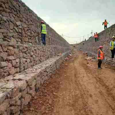 Gabion Box Basket Galvanized Metal Wire Mesh, Hexagonal Design for Landscaping and Civil Engineering